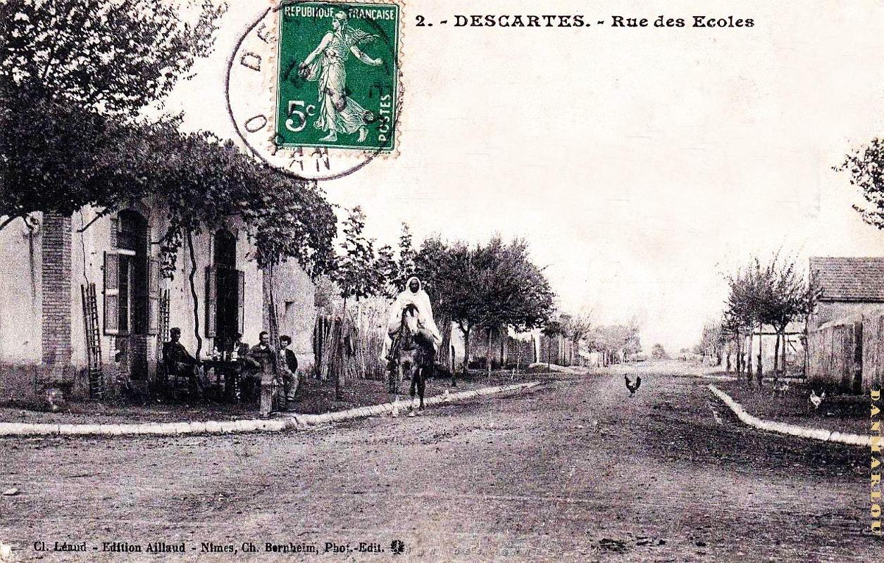 2892- Descartes - Rue des Ecoles.jpg